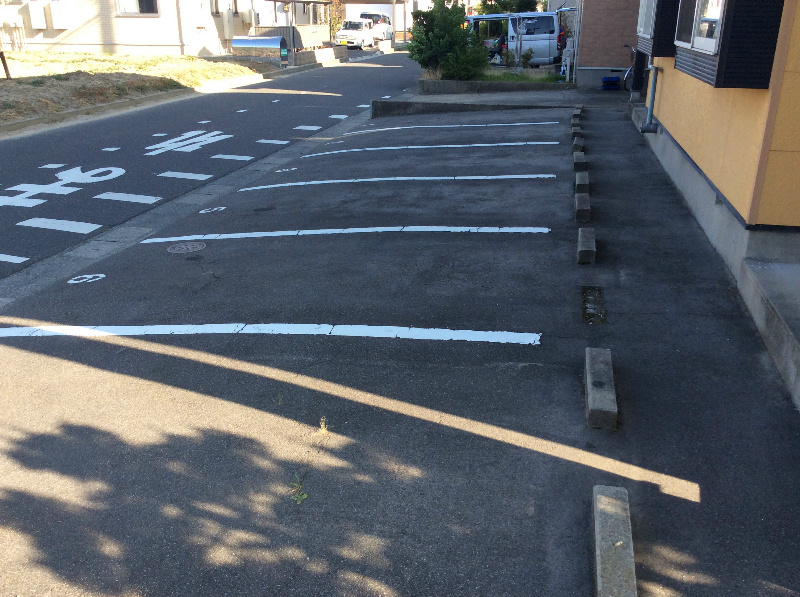 メゾンドラペ 駐車場