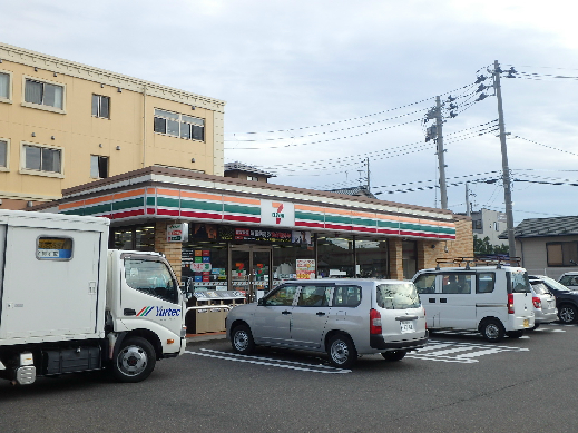 APARTMENT　ROONEY コンビ二