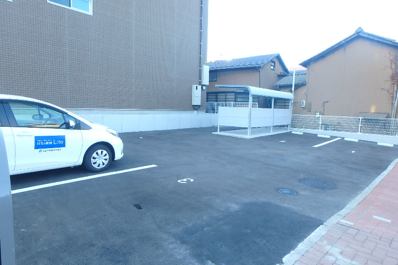 HILLS　MEJIRO 駐車場