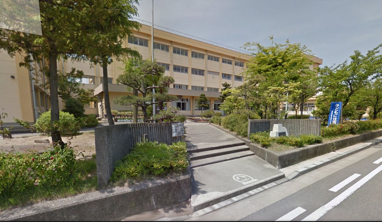 アベニュー上山C棟 小学校