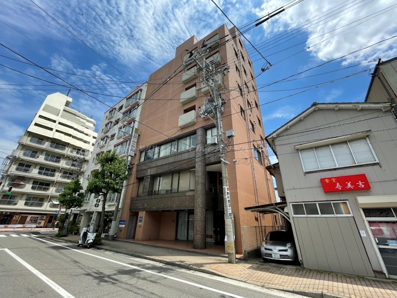 アメラックスビル 外観