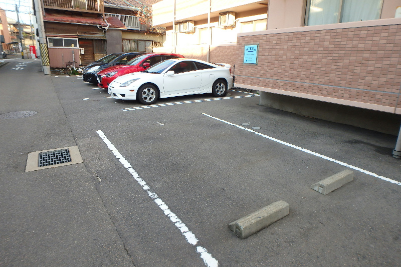 BUENA学校町通り２番町 駐車場