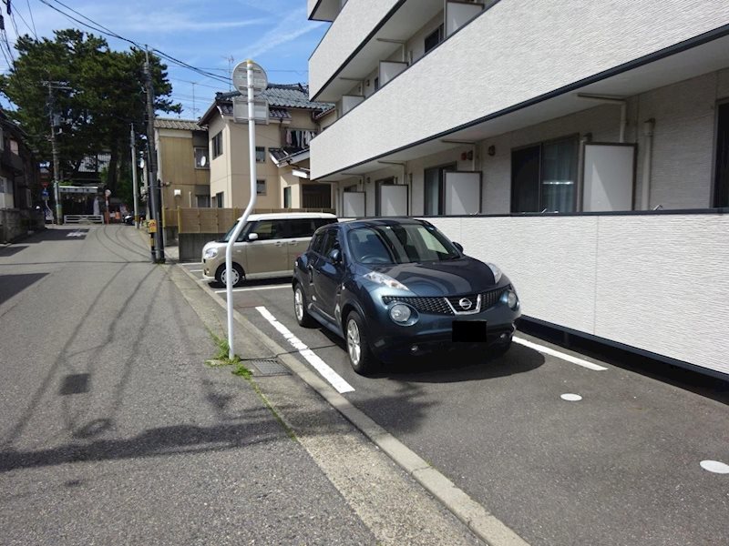 プレイス学校町 駐車場