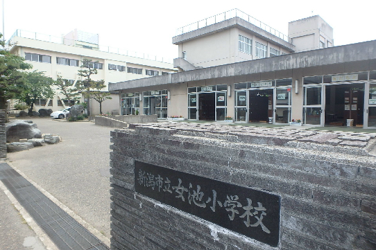 ヴィエンナーレ2000 小学校