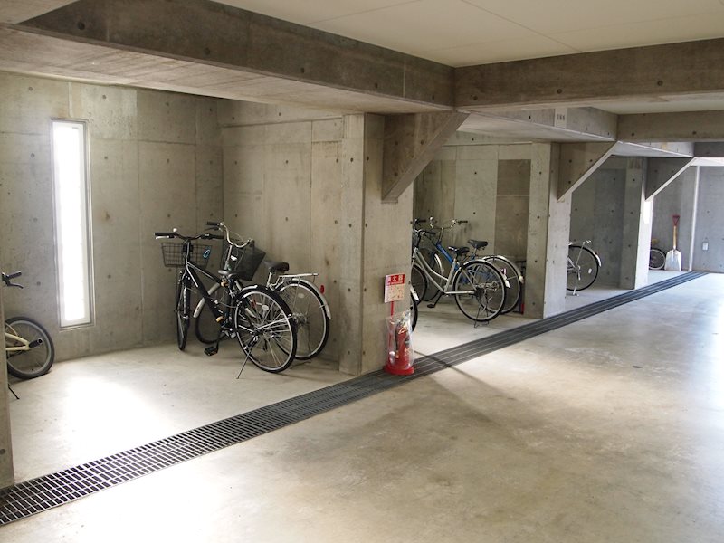 エスポワール南万代 駐車場