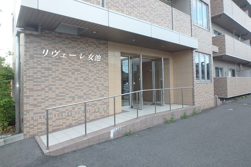 リヴェール女池 エントランス