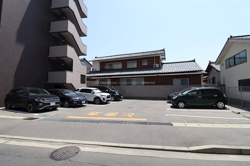 BUENA東幸町弐番館 駐車場